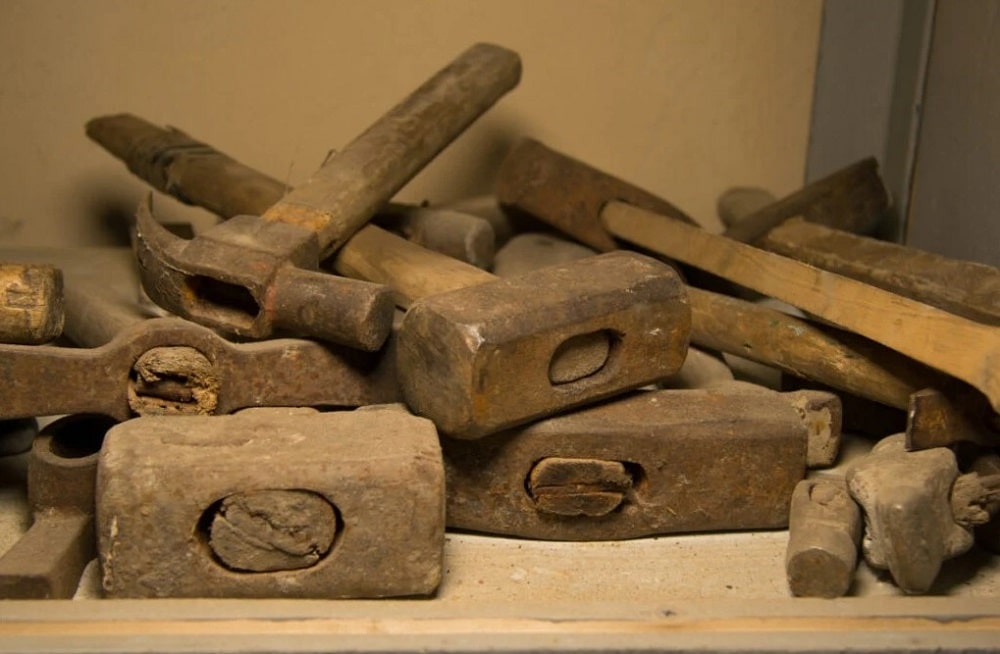 Assess the Value of Antique and Vintage Hammers