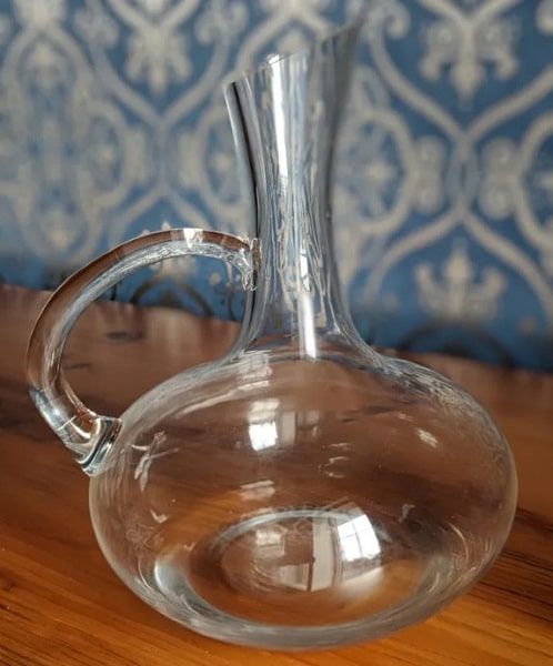 Common Mistakes To Avoid When Collecting Antique Glass Decanters