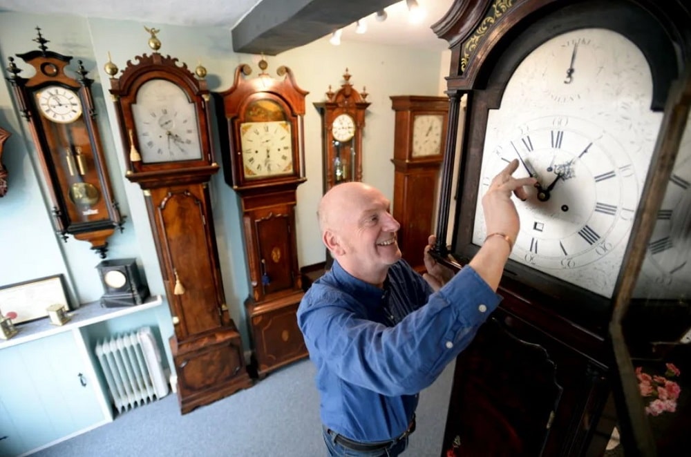 Valuing Your Antique Grandfather Clock Tips And Strategies